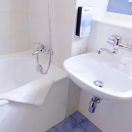 Campanile Dunkerque Est - Hotel 3*