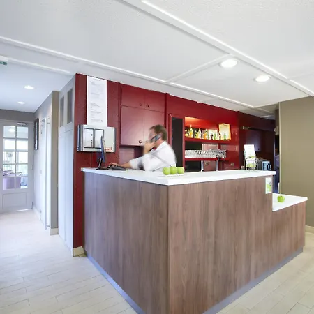 Hotel Campanile Dunkerque Est - 3*